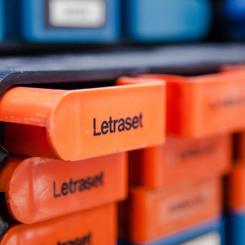 Feuilles de police originales de LETRASET, en vente à l'unité ou par lot